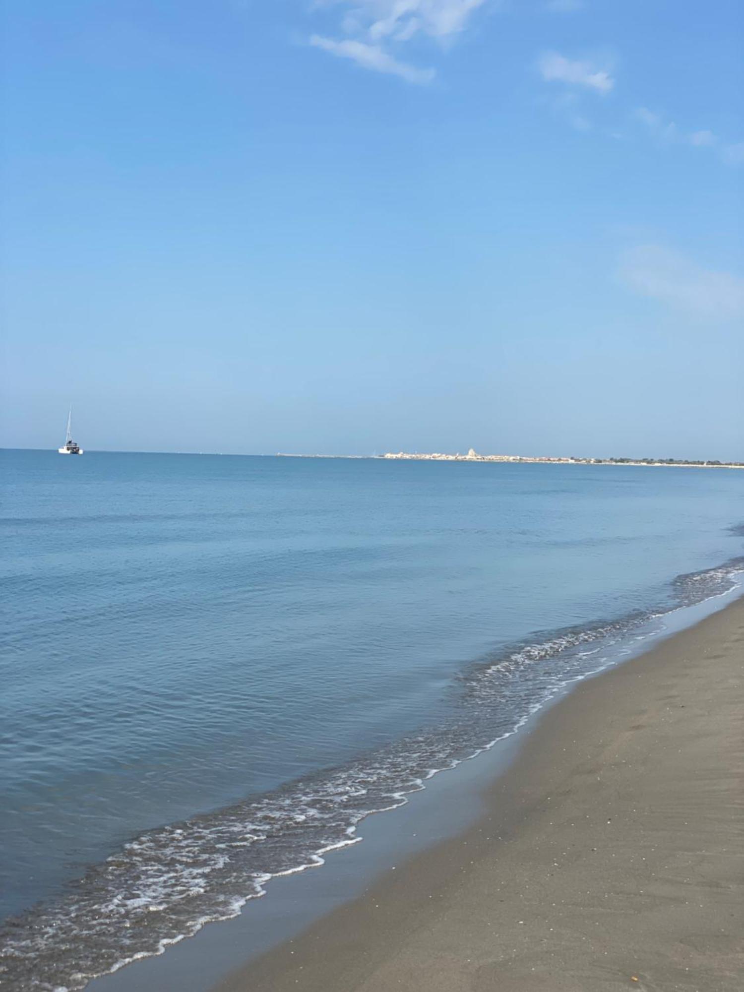 Appartement Duplex Climatise Le Trident Saintes-Maries-de-la-Mer Bagian luar foto